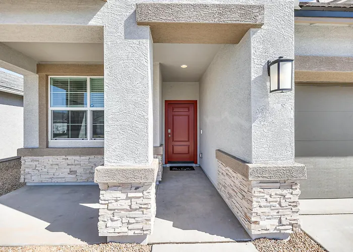 W/ Putting & Covered Patio! Holiday home Maricopa