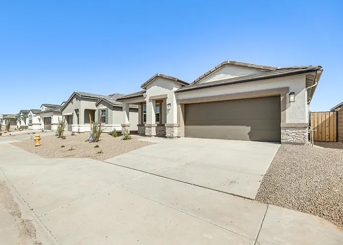 W/ Putting & Covered Patio! Holiday home *
