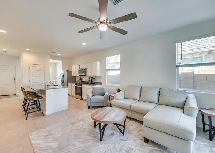 W/ Putting & Covered Patio! Holiday home